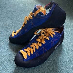 BOREAL Fusion S-2 Climbing Shoes. Womens 8.5 US